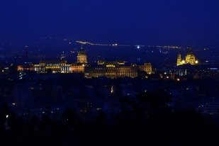 Budapesti látkép – esti panoráma a Sas-hegyről (Fotó: Berkó Gyöngyi)