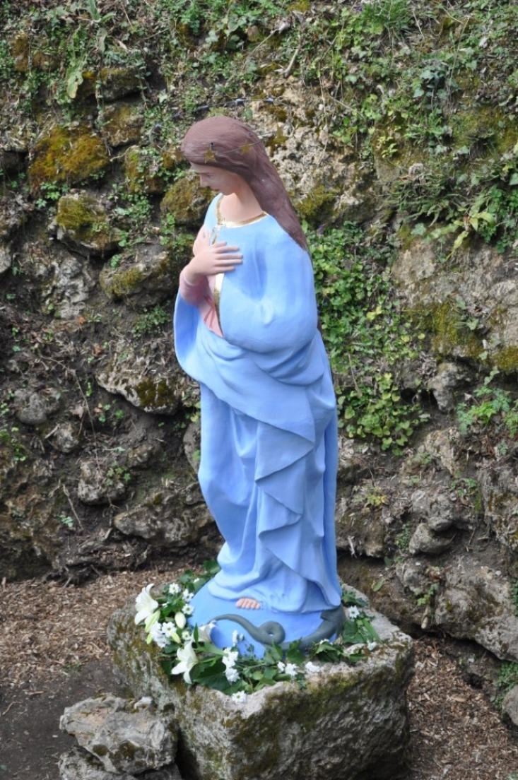 Mária Immaculata-szobor az Alcsúti Arborétumban (Fotó: Kálmán Gergely)